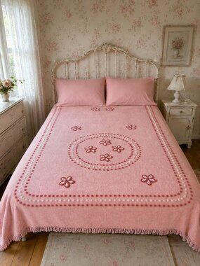 Vintage Pink Chenille Queen Bedspread Floral Tufted Fringe